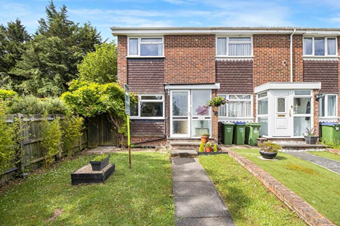 2 Bedroom House For Sale In Monterey Close, Bexley, DA5