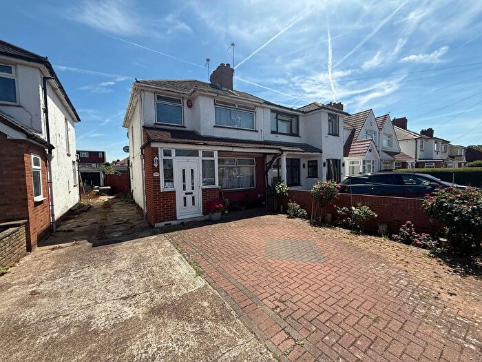 3 Bedroom Semi-Detached House For Sale In Hayes, UB3