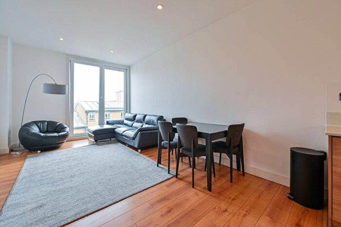 2 Bedroom Flat To Rent In Wandsworth Road, Nine Elms, London, SW8