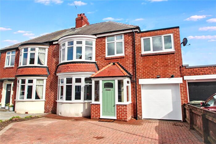 4 Bedroom Semi Detached House For Sale In Seacrest Avenue, Cullercoats, NE30