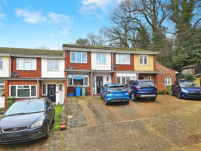 3 Bedroom Terraced House For Sale In Green Acre, Aldershot, GU11