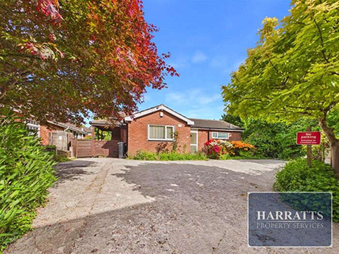 3 Bedroom Detached Bungalow For Sale In Offerton Fold, Stockport, SK2