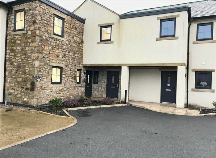 2 Bedroom Flat To Rent In Queens Court, Carnforth, LA5