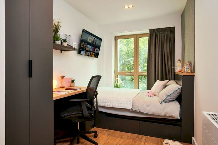 Apartment To Rent In Lewisham Exchange, Lewisham, SE13