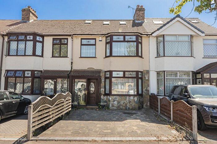 3 Bedroom Property To Rent In Gorseway, Romford, Essex, RM7