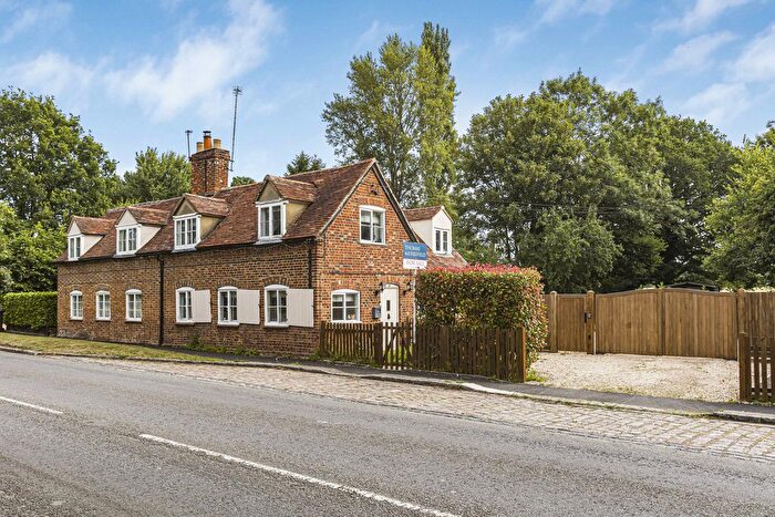 4 Bedroom Semi-Detached House For Sale In Nuneham Courtenay, Oxford, OX44