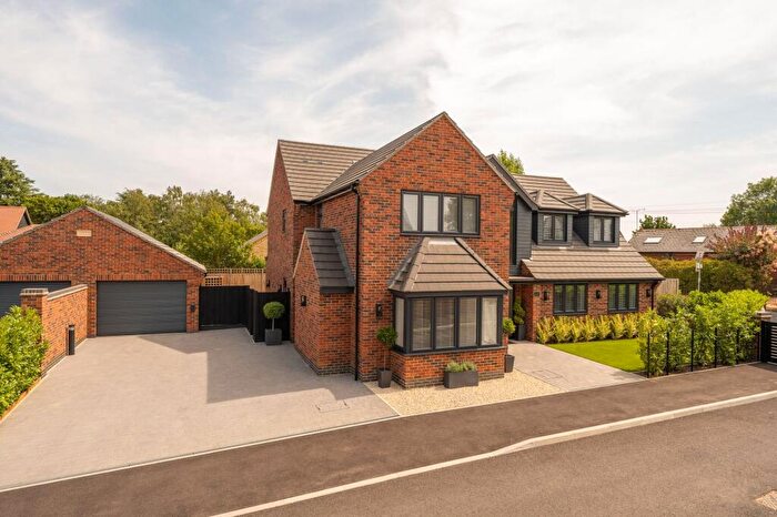 5 Bedroom Detached House For Sale In Shefford Road, Clophill, MK45
