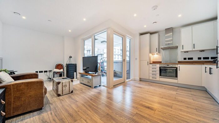 2 Bedroom Flat For Sale In Bessemer Place, SE10