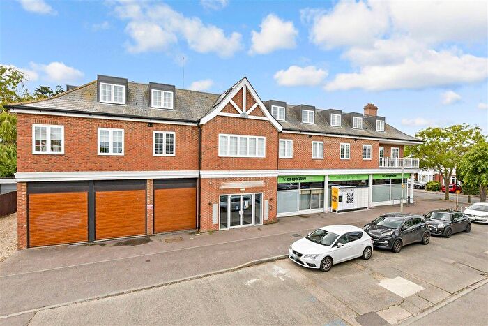 1 Bedroom Flat For Sale In Wheatley Road, Whitstable, Kent, CT5