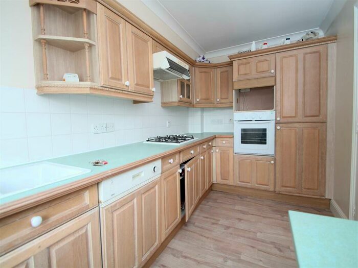 2 Bedroom Apartment To Rent In French Apartments, Purley, CR8