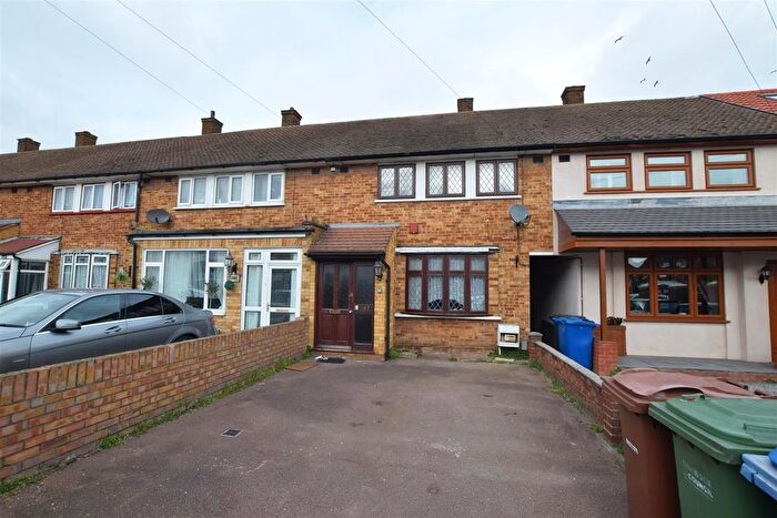 3 Bedroom Terraced House For Sale In Daiglen Drive, South Ockendon, RM15