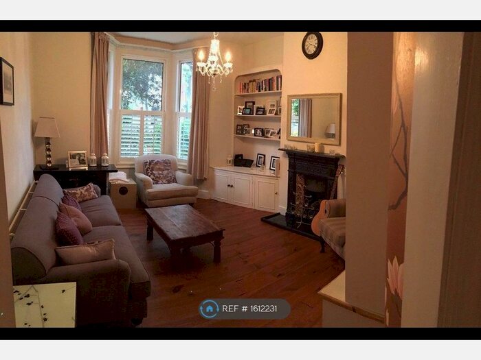2 Bedroom Flat To Rent In Brenda Rd, London, SW17