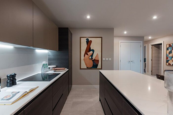 2 Bedroom Flat To Rent In Quarry Hill, Leeds, LS2