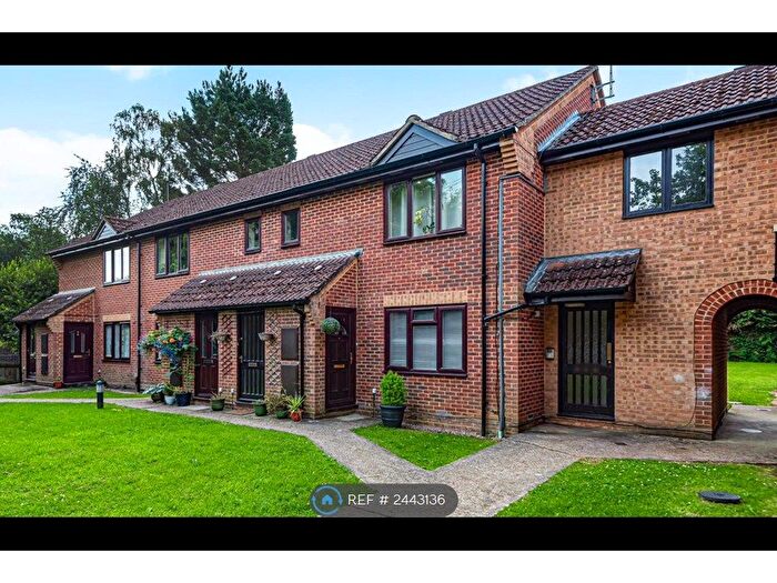 1 Bedroom Maisonette To Rent In Ashtree Court, Chandler's Ford, Eastleigh, SO53