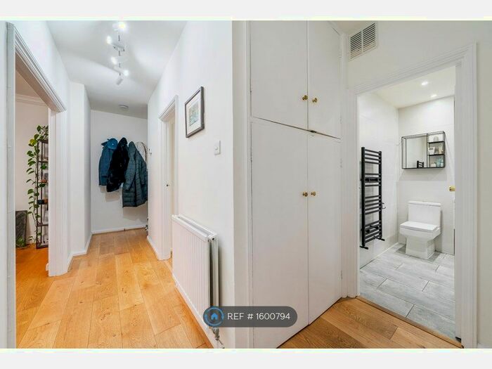 2 Bedroom Flat To Rent In Compton Road, London, N1