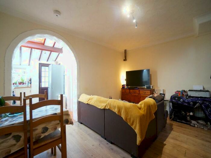 4 Bedroom House To Rent In Orme Road, Bangor, Gwynedd, LL57