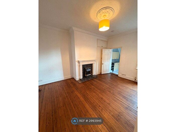 2 Bedroom Flat To Rent In Faraday Grove, Gateshead, NE8