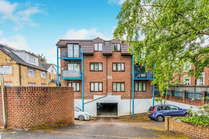 1 Bedroom Apartment To Rent In Spring Court, Roberts Road, Shirley, Southampton, SO15