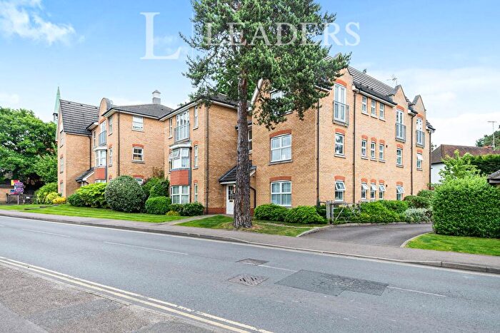 2 Bedroom Flat To Rent In Oriental Road, Woking, GU22