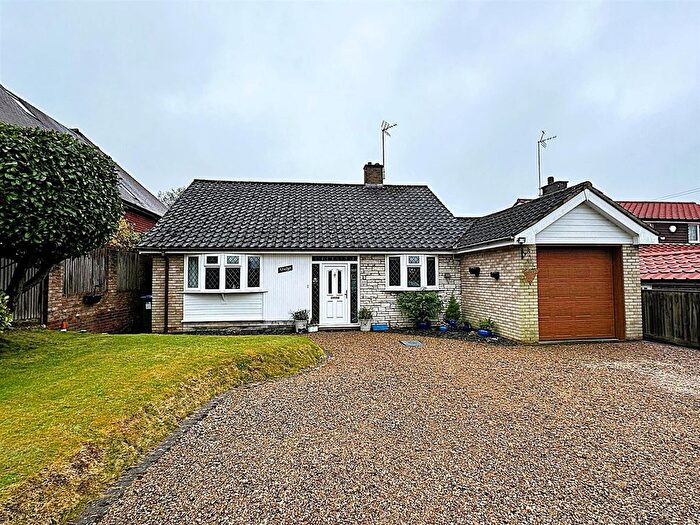 2 Bedroom Bungalow For Sale In Milton Avenue, Badgers Mount, Sevenoaks, TN14