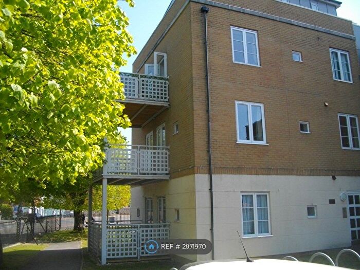 1 Bedroom Flat To Rent In St Georges Walk, Gosport, PO12