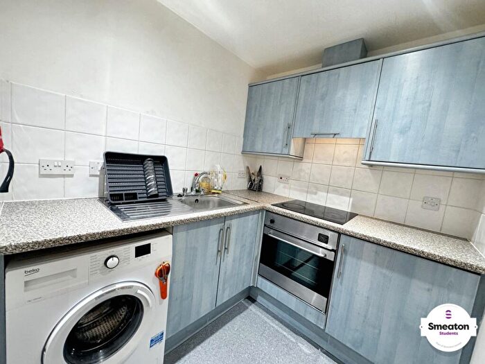 Apartment To Rent In Original Classic Studio, Central Park Avenue, Plymouth, Devon, PL4