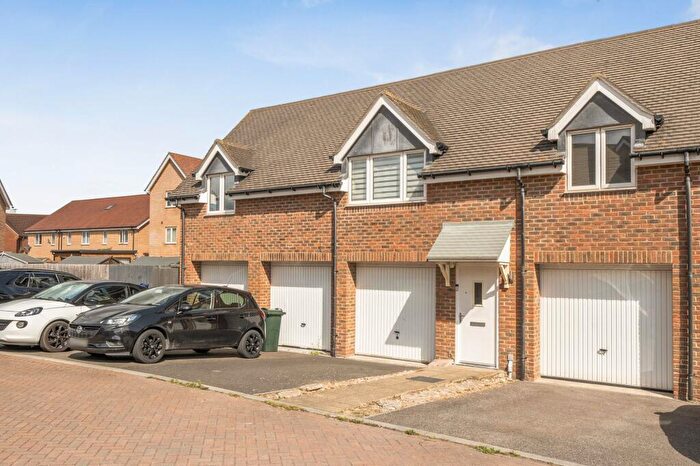 2 Bedroom Coach House For Sale In Tulip Close, Minster On Sea, ME12