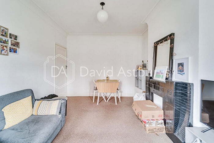 2 Bedroom Apartment To Rent In Palmerston Road, Bounds Green, London, N22
