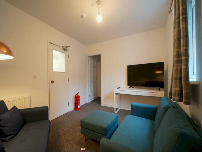 5 Bedroom House To Rent In The Crescent, Bangor, Gwynedd, LL57