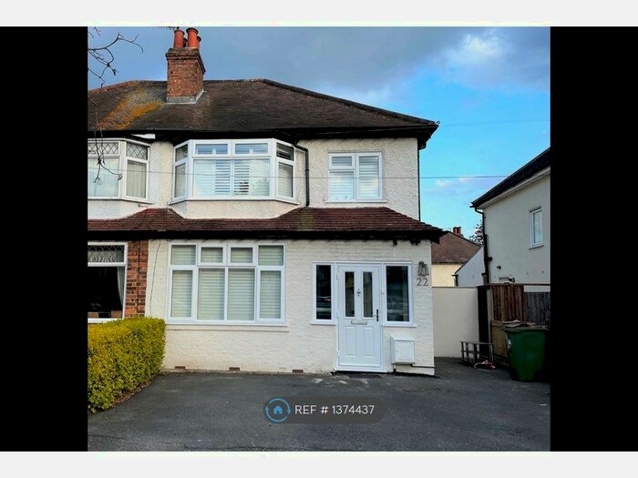 3 Bedroom Semi-Detached House To Rent In Curran Avenue, London, SM6