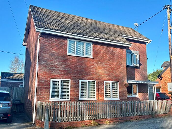 5 Bedroom Detached House For Sale In Jockey Lane, Bromham, Chippenham, SN15