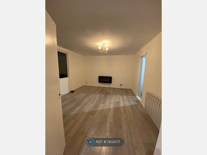 3 Bedroom Terraced House To Rent In Foredrove Lane, Solihull, B92