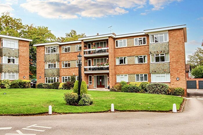 2 Bedroom Flat For Sale In Four Oaks Road, Beechcroft Court Four Oaks Road, B74