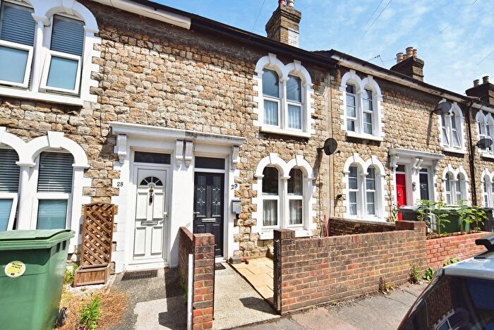 2 Bedroom Terraced House For Sale In Waterlow Road, Maidstone, Kent, ME14