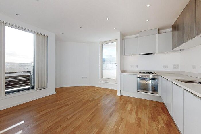 1 Bedroom Flat To Rent In Holloway Road, London, N7