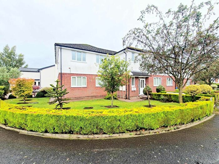 3 Bedroom Apartment To Rent In Sergeants Lane, Whitefield, M45