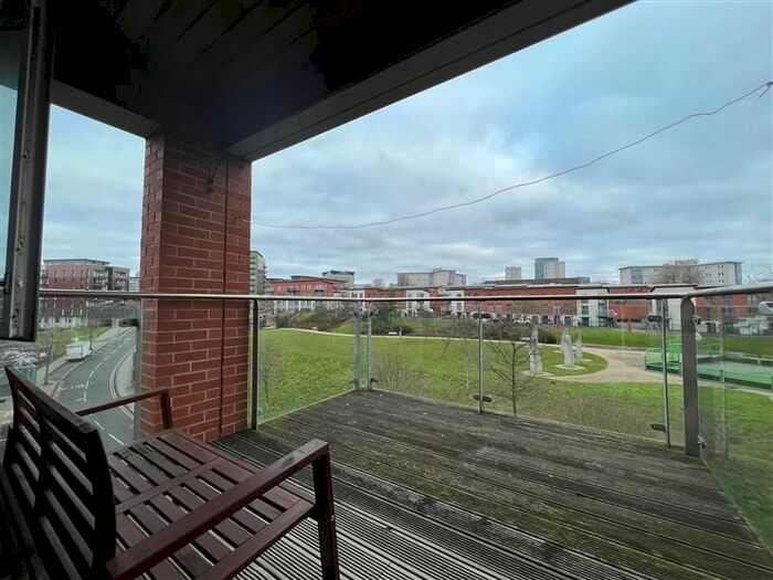 2 Bedroom Flat To Rent In Bell Barn Road, Park Central, Birmingham, B15