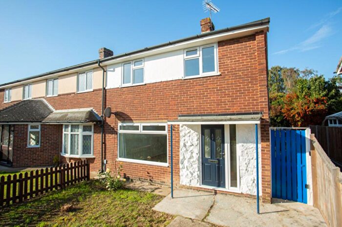 2 Bedroom Semi Detached House For Sale In Millstream Close, Whitstable, Kent, CT5