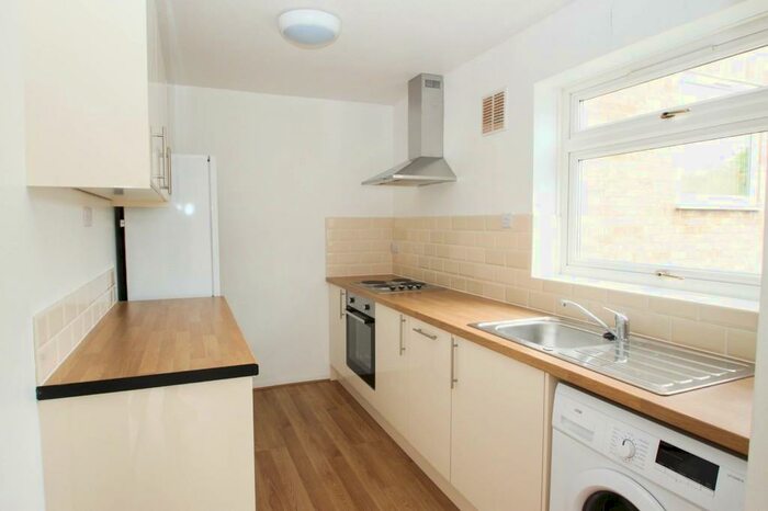 2 Bedroom Flat To Rent In Glengall Road, Woodford Green, IG8