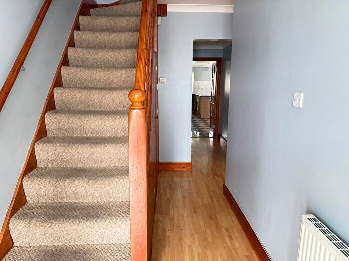 3 Bedroom Semi-Detached House To Rent In Rosemary Avenue, Hounslow, TW4