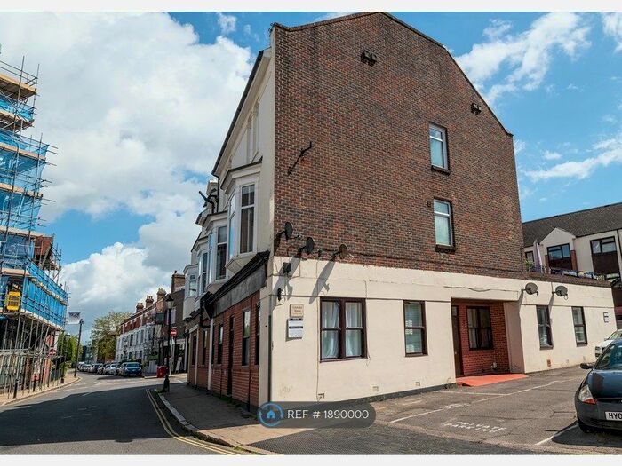 1 Bedroom Flat To Rent In Castle Road, Southsea, PO5