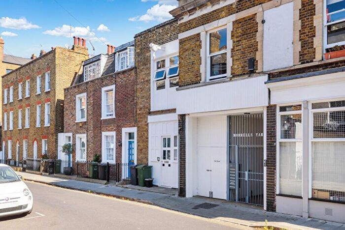 2 Bedroom Apartment To Rent In Cleaver Street, London, SE11