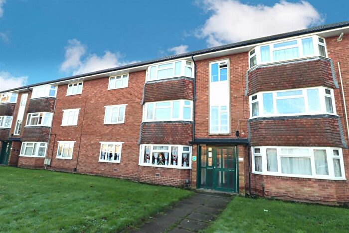 2 Bedroom Flat To Rent In New Street, Bulkington, CV12