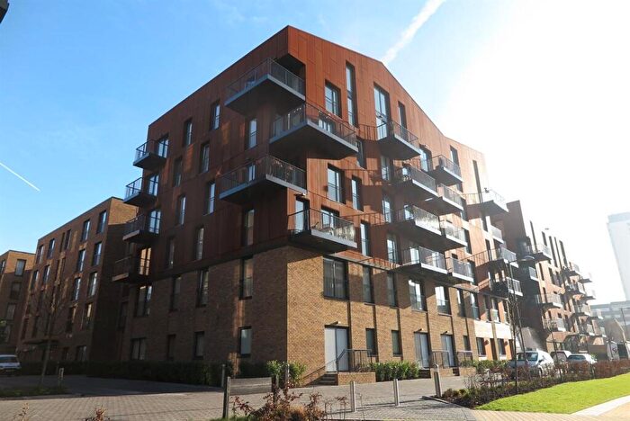 1 Bedroom Apartment To Rent In Whiting Way, Surrey Quays, SE16