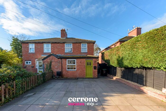 3 Bedroom Semi Detached House For Sale In Quarry Lane, Bromsgrove, B61