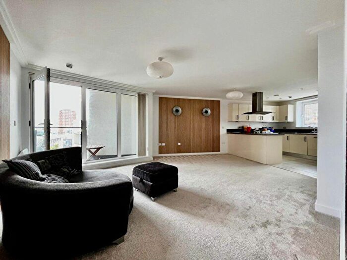 2 Bedroom Flat To Rent In Stepney Court -, P12