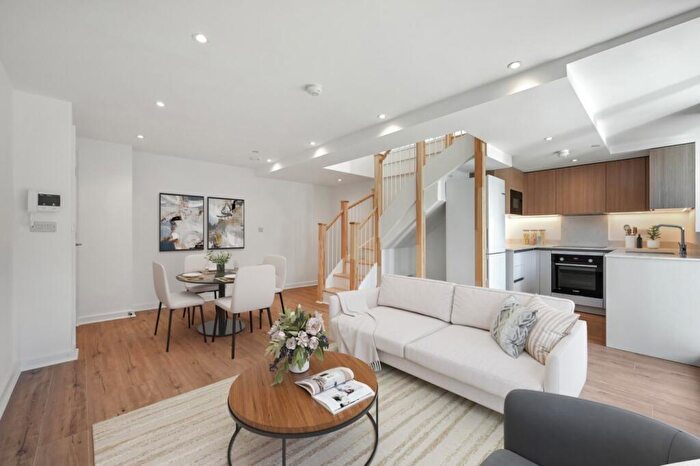 2 Bedroom Apartment For Sale In Fifty Burnhill Road, Beckenham, BR3