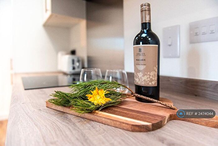 1 Bedroom Flat To Rent In Oriel House, Northampton, NN1