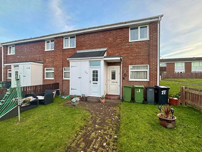 2 Bedroom Flat For Sale In Arundel Close, Bedlington, Northumberland, NE22