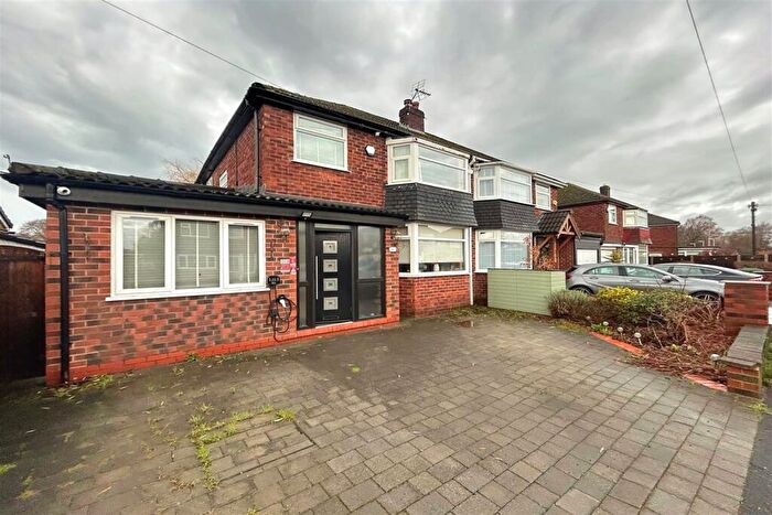 4 Bedroom Semi Detached House For Sale In Ryefield Road, Sale, M33